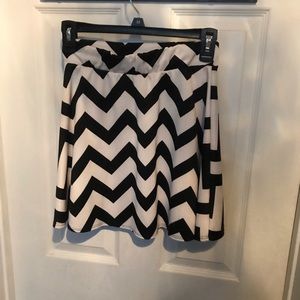Charlotte Russe Black & White Zig Zag Skater Skirt